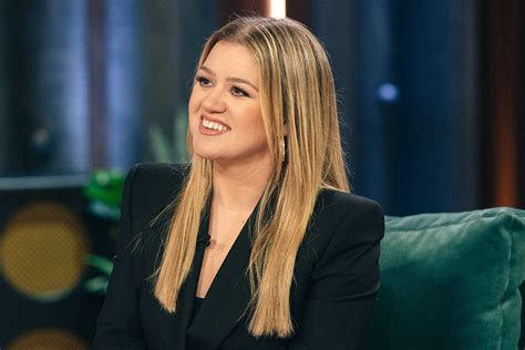 has kelly clarkson ever been nude|Kelly Clarkson Boasts I Love Being Naked — That Is, Until。